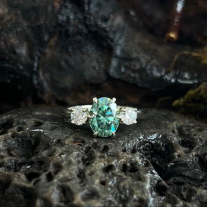 The Baroness-9ct Gold-Pale Teal/Green & White Moissanite