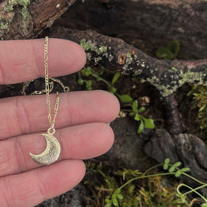 Luna-Crescent Moon Necklace-9ct Yellow Gold
