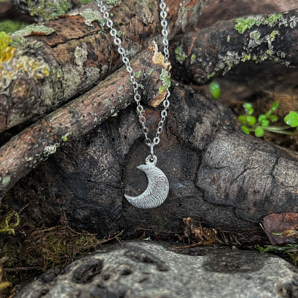 Luna-Crescent Moon Necklace-9ct White