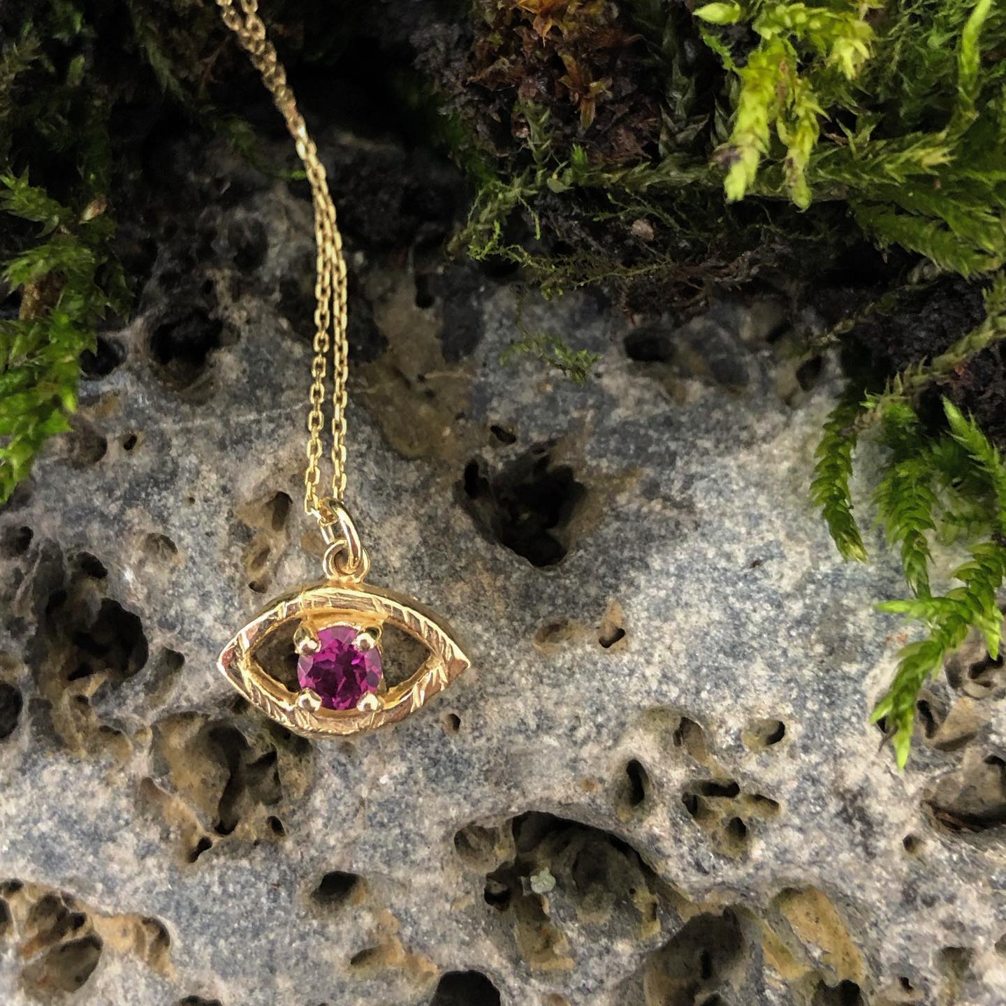 An eye for an eye - Evil Eye Pendant - Yellow Gold with Gemstone