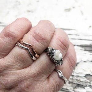 wishbone ring, lady luck, stacking ring, white gold, rose gold
