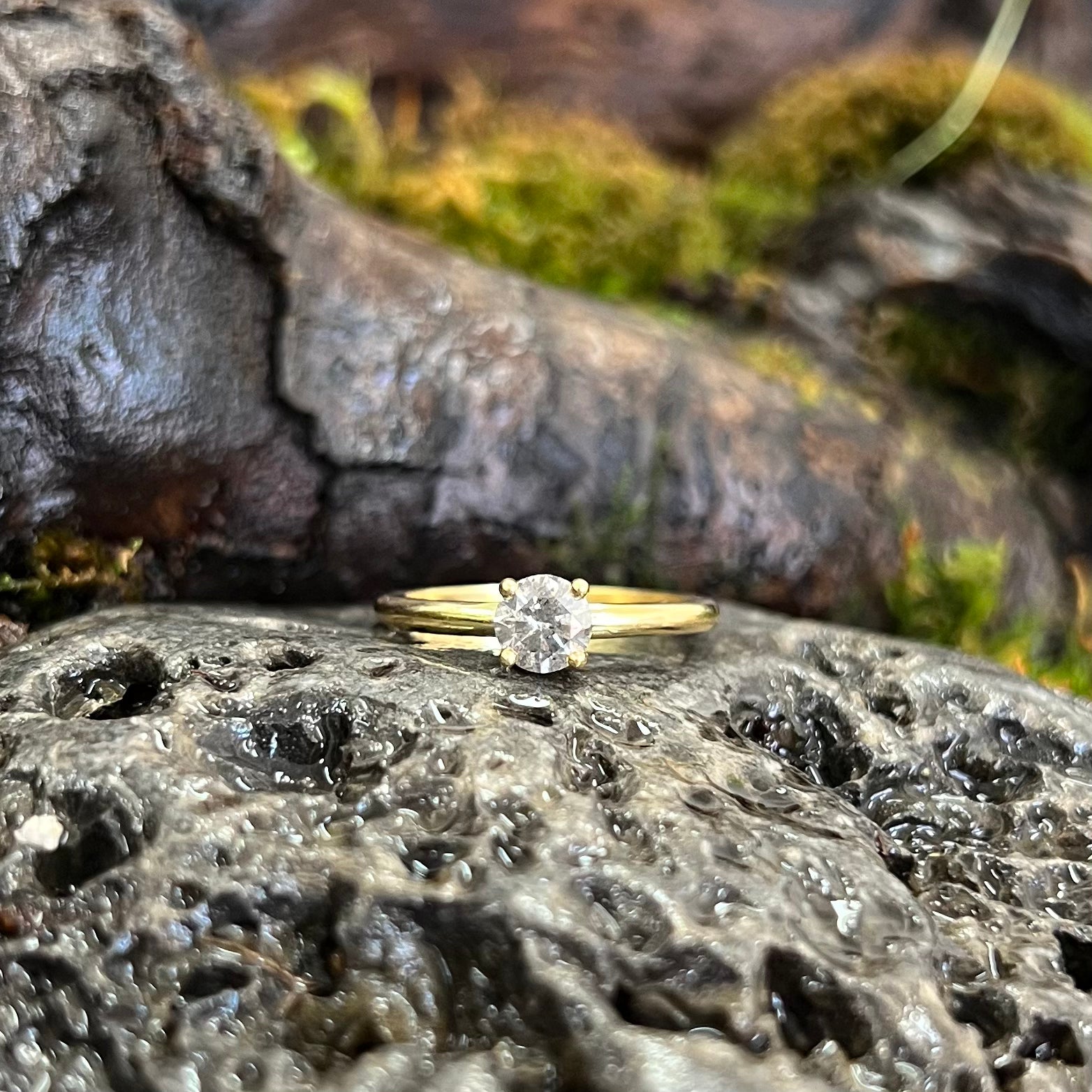 The Dame-Hera- 18ct Yellow Gold with Mid Grey Salt & Pepper Diamond